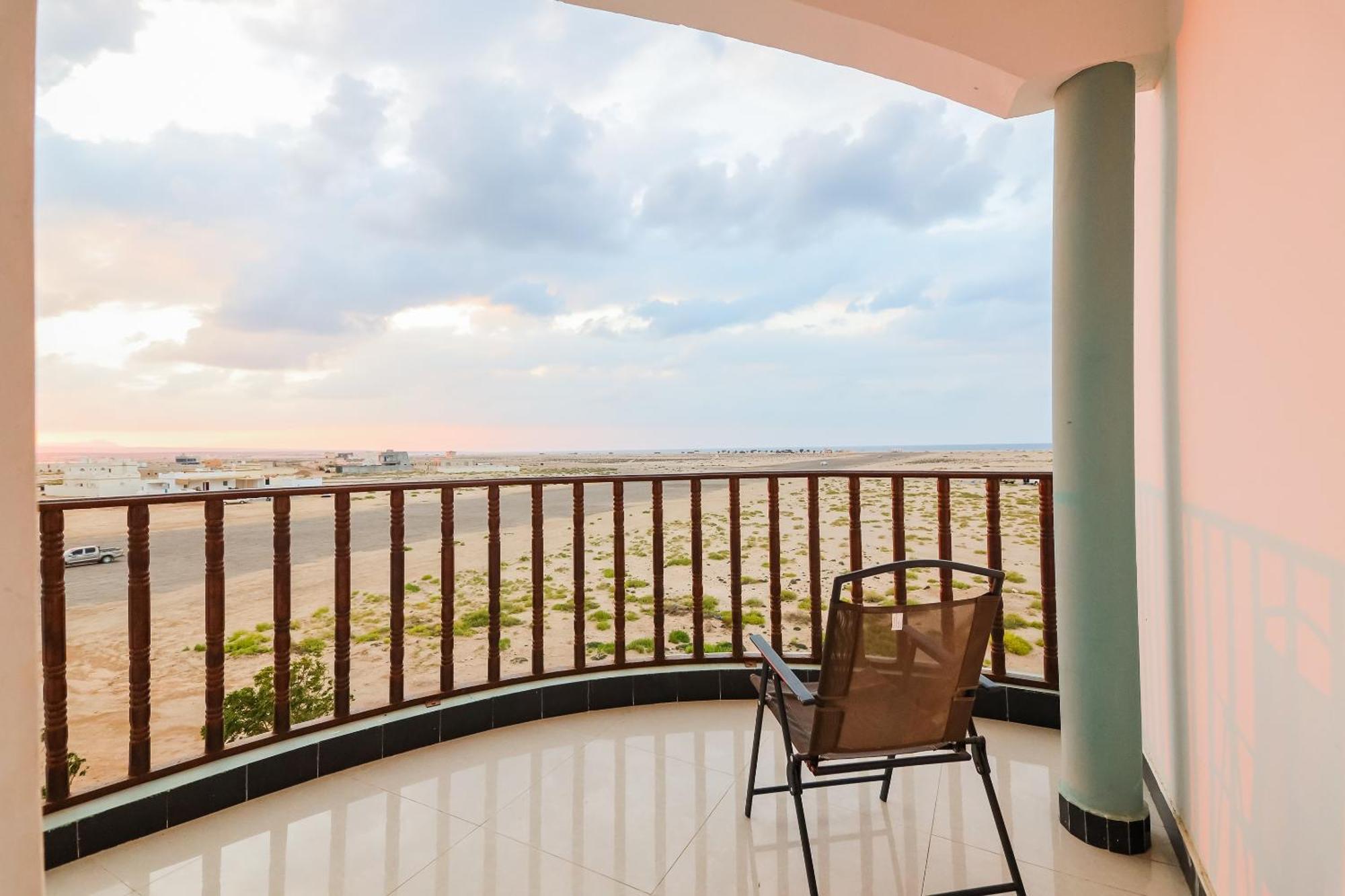 Super Oyo 110 Ras Al Hadd Guest House Ras al Hadd Exterior foto
